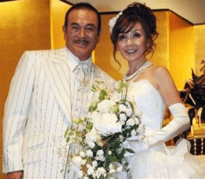 新田真剣佑 母親 画像の出所確認イメージ