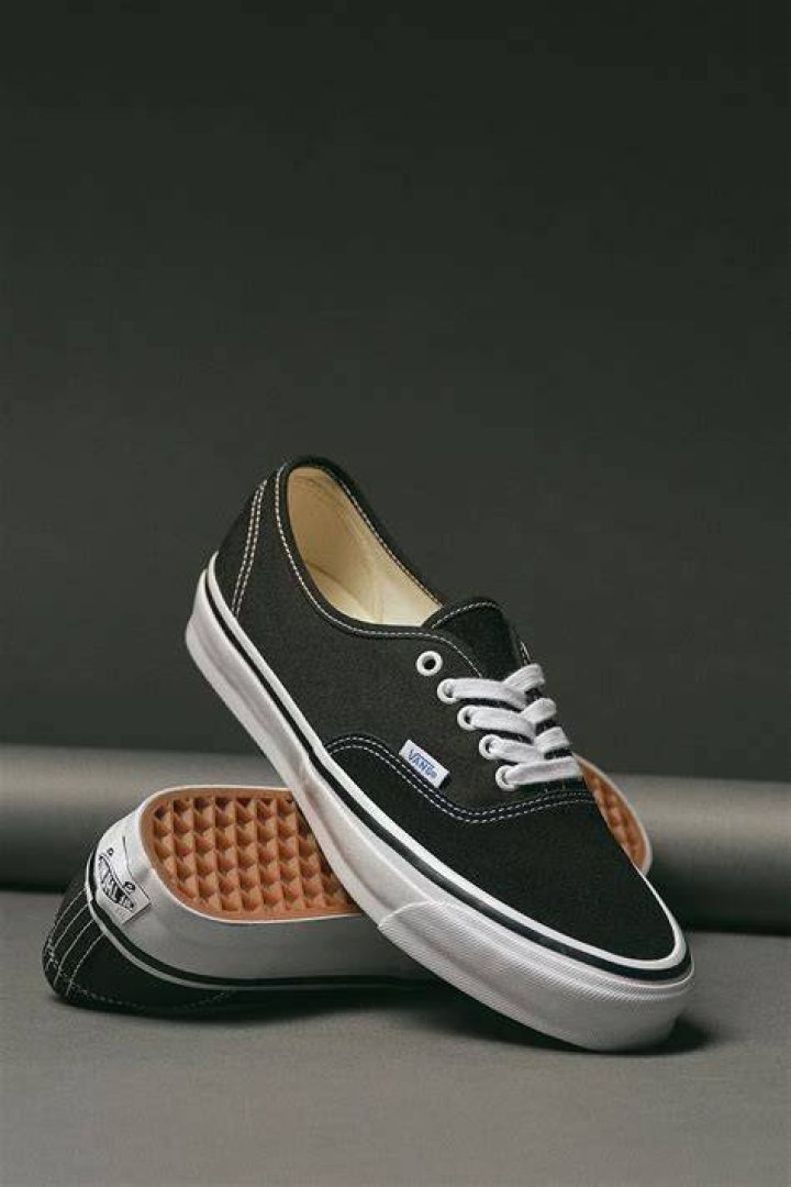 Vans日本企画はダサい？その真実とファッション的評価を徹底解説